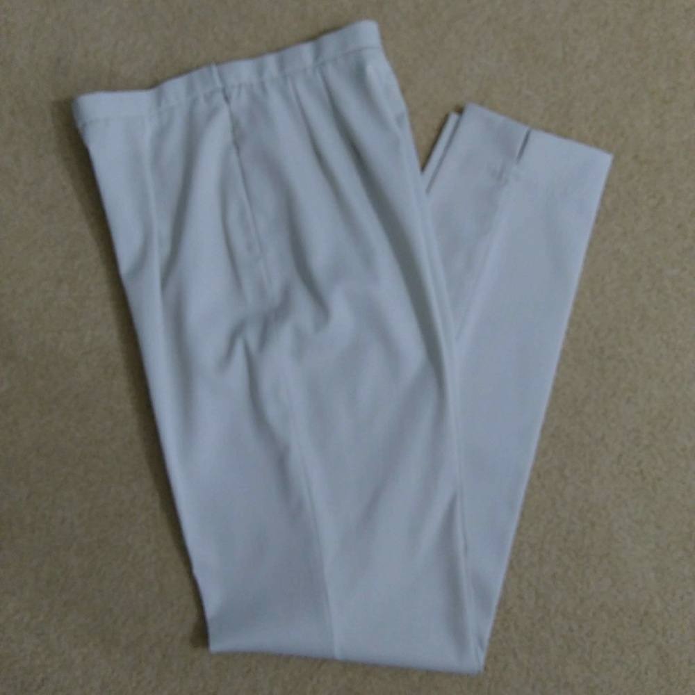Jrt size 8 t beige pants side zipper
